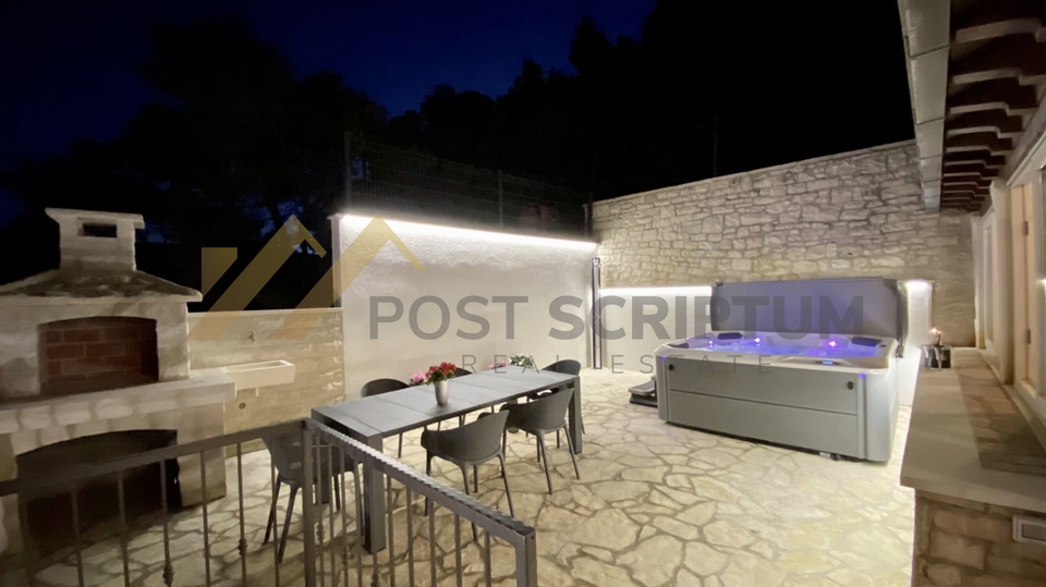 House, 85 m2, For Rent, Pučišća