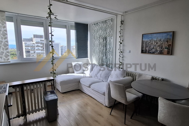 UREDAN DVOSOBAN DOSTUPAN DUGOROČNO