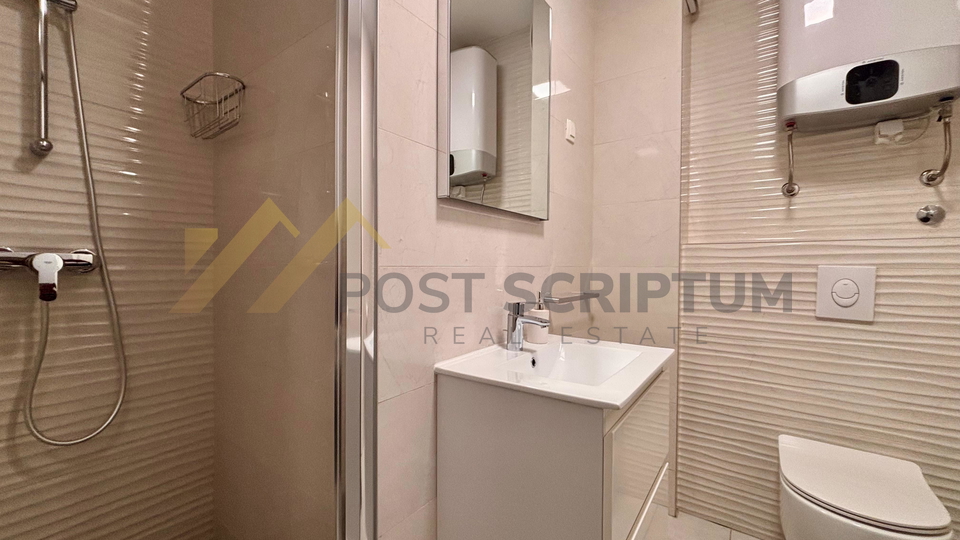 SU&Cacute;IDAR&comma; PRVO USELJENJE&comma; PARKING&comma; DUGORO&Ccaron;AN NAJAM