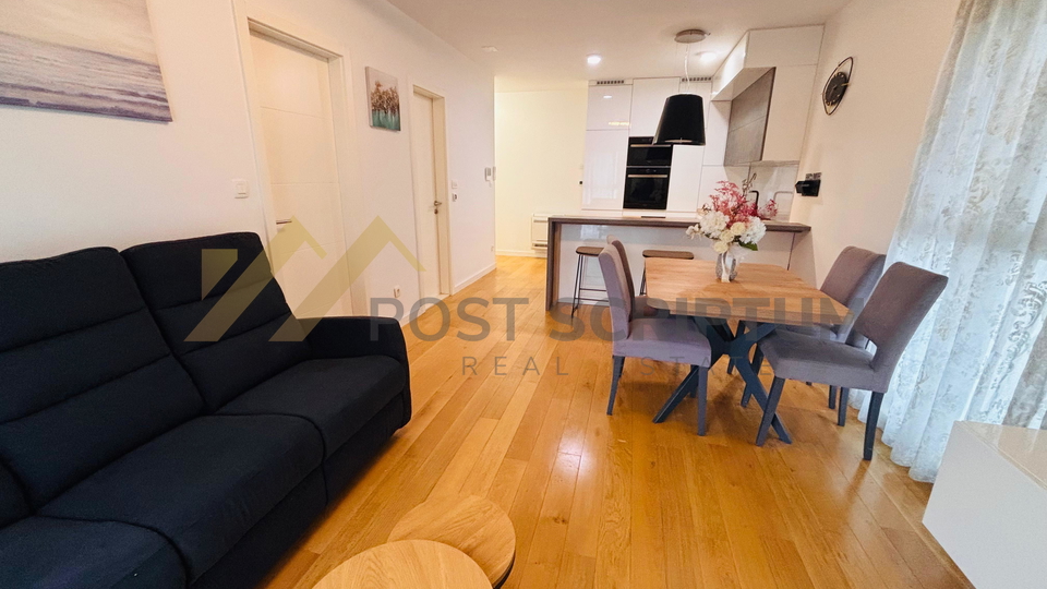 SU&Cacute;IDAR&comma; PRVO USELJENJE&comma; PARKING&comma; DUGORO&Ccaron;AN NAJAM