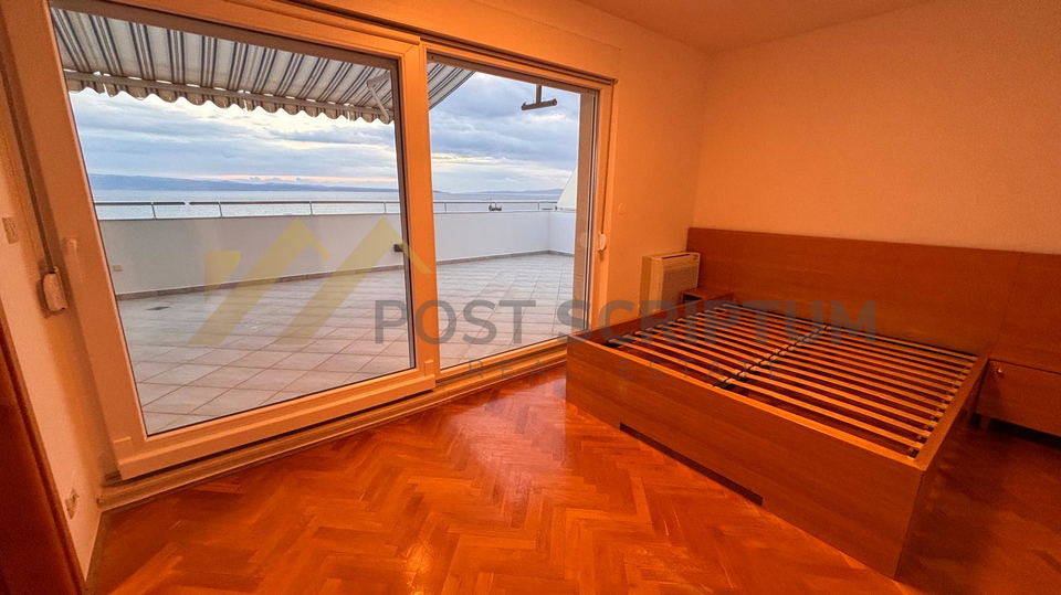 &Zcaron;NjAN&comma; ATRAKTIVAN PENTHOUSE DOSTUPAN DUGORO&Ccaron;NO