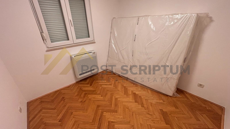 &Zcaron;NjAN&comma; ATRAKTIVAN PENTHOUSE DOSTUPAN DUGORO&Ccaron;NO