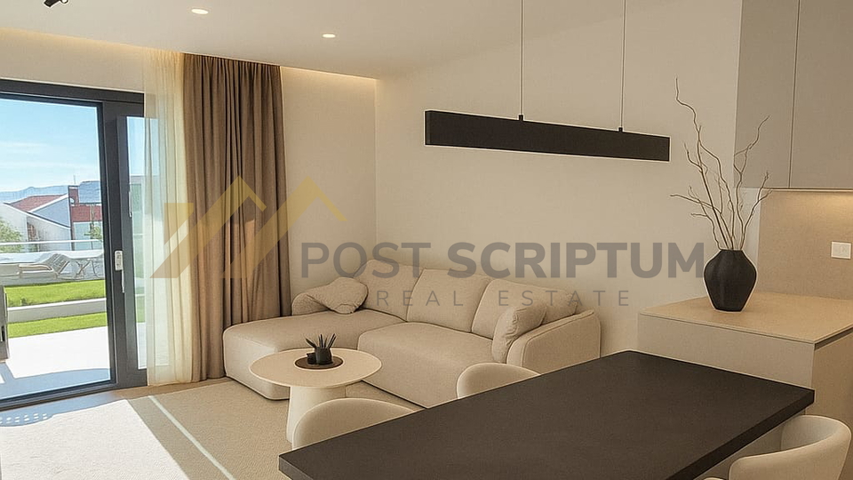 MEJE&comma; LUKSUZAN DVOSOBAN&comma; PARKING&comma; DUGORO&Ccaron;AN NAJAM