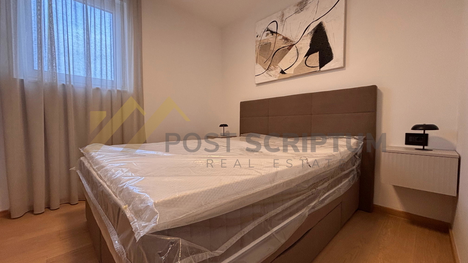 BOL&comma; NOVOURE&Dstrok;EN DVOSOBAN&comma; PENTHOUSE&comma; PARKING&comma; DUGORO&Ccaron;AN NAJAM