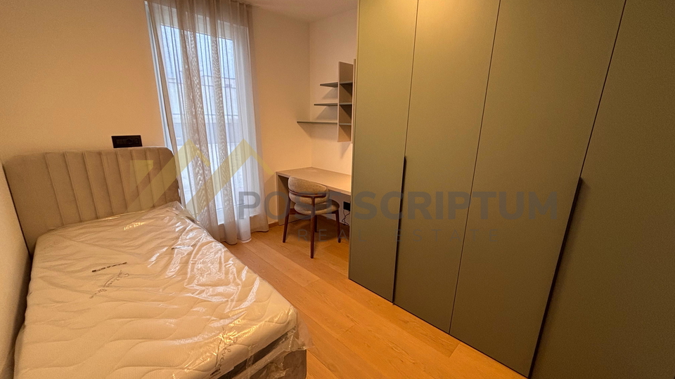 BOL&comma; NOVOURE&Dstrok;EN DVOSOBAN&comma; PENTHOUSE&comma; PARKING&comma; DUGORO&Ccaron;AN NAJAM