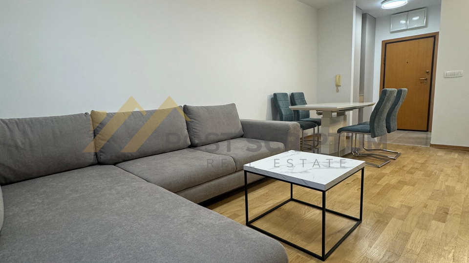 GRAD&comma; NOVOURE&Dstrok;EN JEDNOSOBAN&comma; DUGORO&Ccaron;AN NAJAM