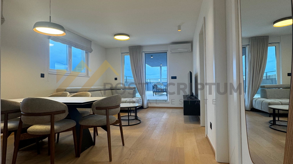 BOL&comma; NOVOURE&Dstrok;EN DVOSOBAN&comma; PENTHOUSE&comma; PARKING&comma; DUGORO&Ccaron;AN NAJAM