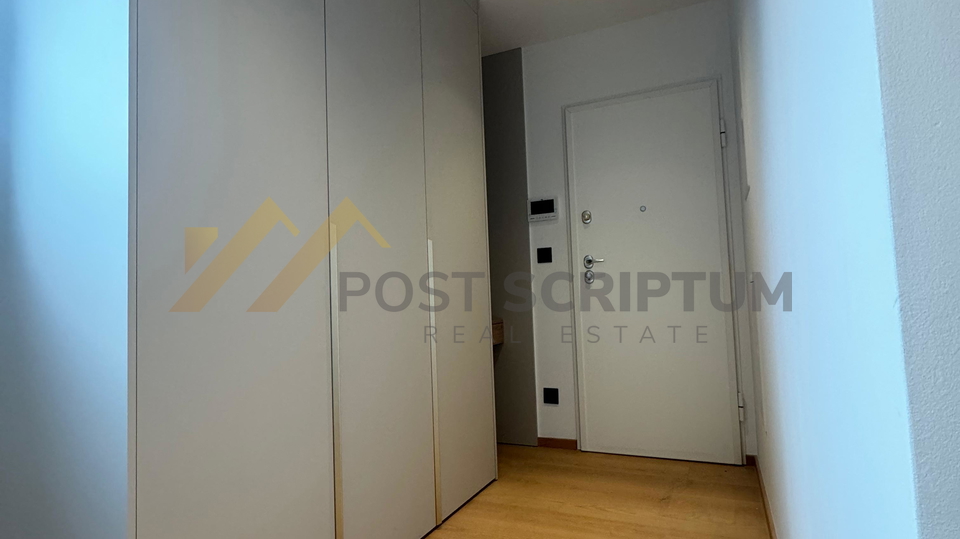 BOL&comma; NOVOURE&Dstrok;EN DVOSOBAN&comma; PENTHOUSE&comma; PARKING&comma; DUGORO&Ccaron;AN NAJAM