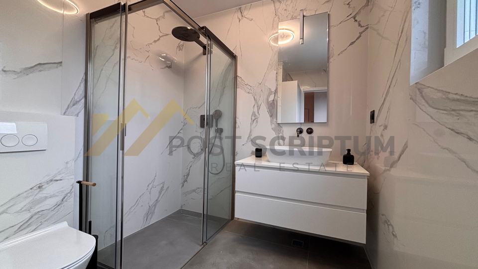 BOL&comma; NOVOURE&Dstrok;EN DVOSOBAN&comma; PENTHOUSE&comma; PARKING&comma; DUGORO&Ccaron;AN NAJAM