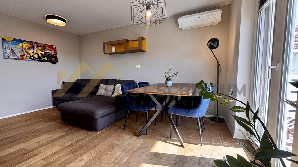 GRAD&comma; DUGORO&Ccaron;AN NAJAM&comma; CIJENA S UKLJU&Ccaron;ENIM RE&Zcaron;IJAMA