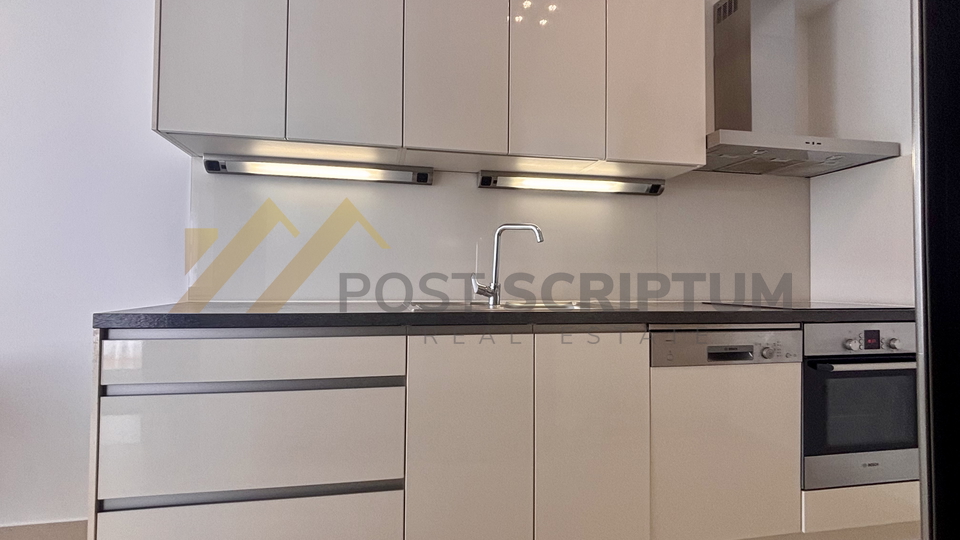 BLATINE&comma; PREDIVAN DVOSOBAN STAN&comma; DUGORO&Ccaron;AN NAJAM