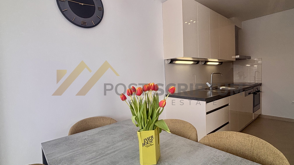 BLATINE&comma; PREDIVAN DVOSOBAN STAN&comma; DUGORO&Ccaron;AN NAJAM