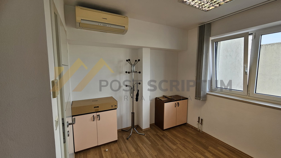 Commercial Property, 43 m2, For Rent, Split - Grad