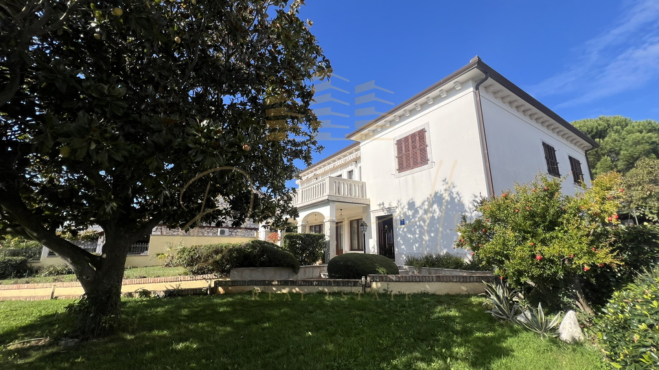 House, 400 m2, For Sale, Umag