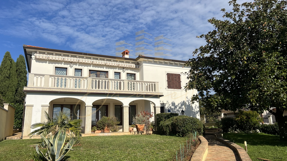 House, 400 m2, For Sale, Umag