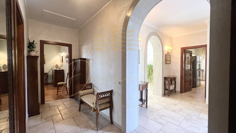 House, 400 m2, For Sale, Umag