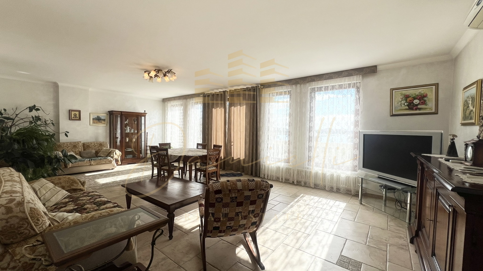 House, 400 m2, For Sale, Umag