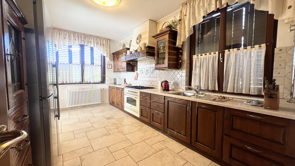 House, 400 m2, For Sale, Umag