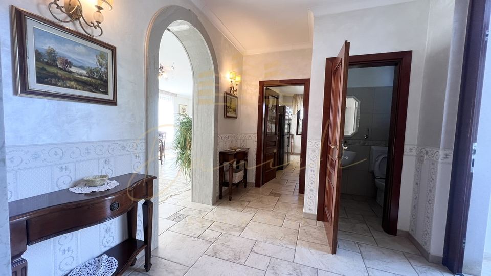 House, 400 m2, For Sale, Umag