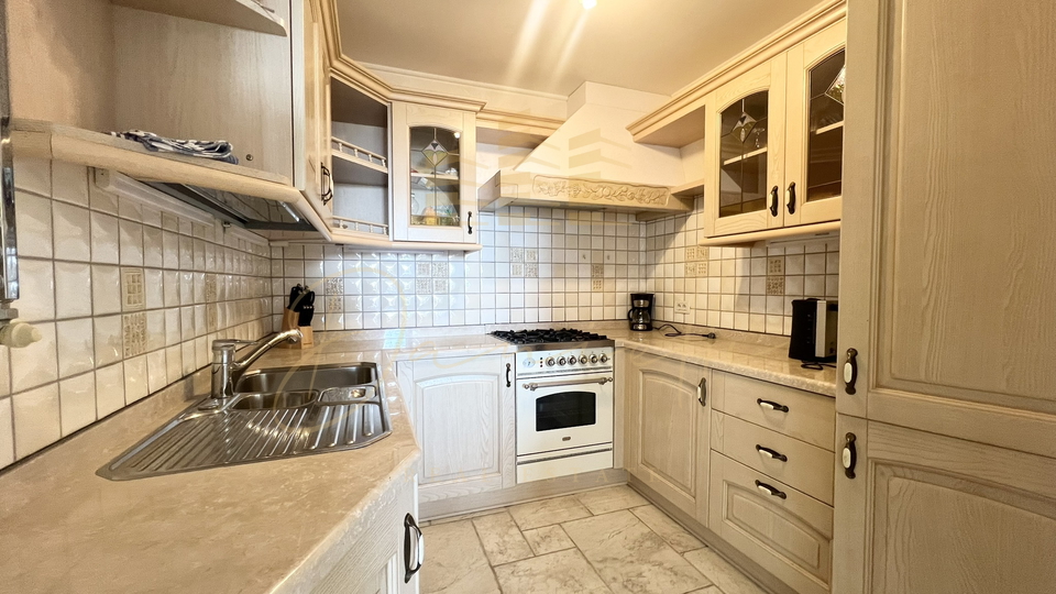 House, 400 m2, For Sale, Umag