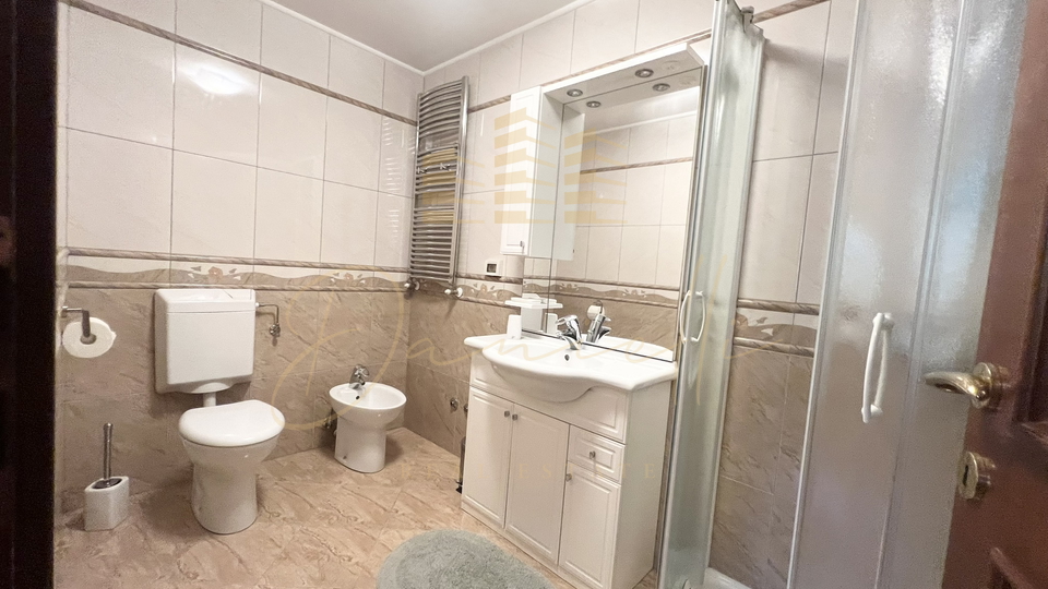 House, 400 m2, For Sale, Umag