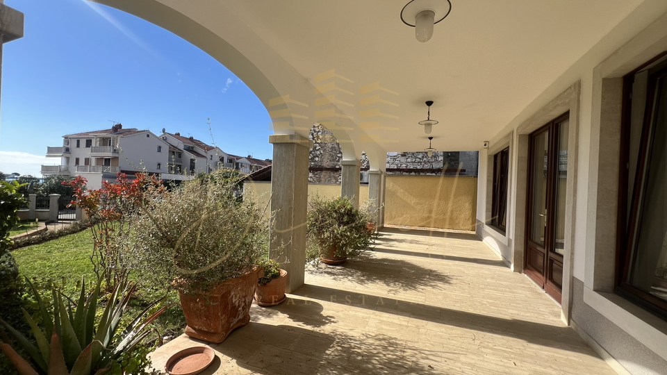 House, 400 m2, For Sale, Umag