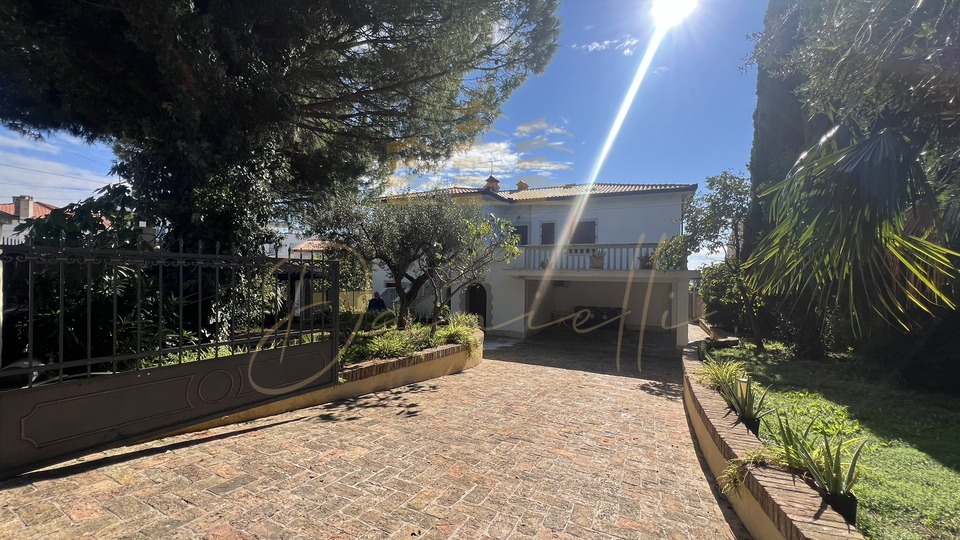House, 400 m2, For Sale, Umag