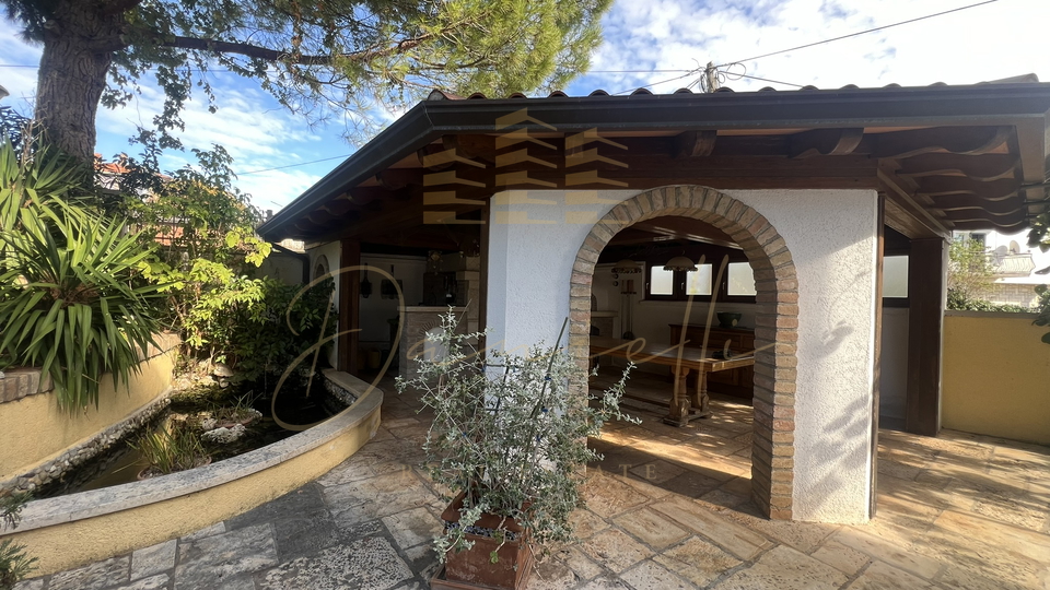 House, 400 m2, For Sale, Umag