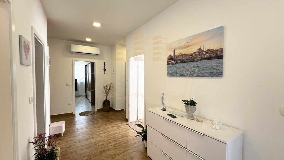 Apartment, 120 m2, For Sale, Novigrad