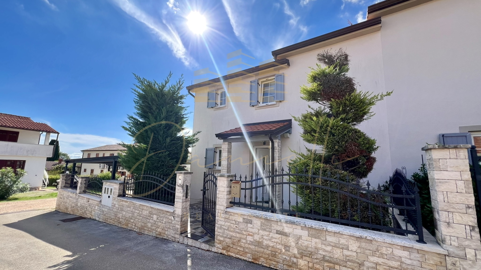Ku&cacute;a&comma; 150 m2&comma; Prodaja&comma; Umag - Lovre&ccaron;ica