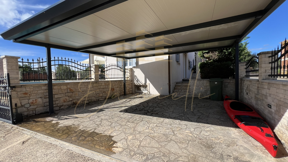 Ku&cacute;a&comma; 150 m2&comma; Prodaja&comma; Umag - Lovre&ccaron;ica