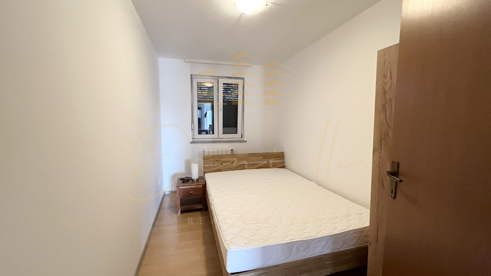 Kuća sa 4 apartmana