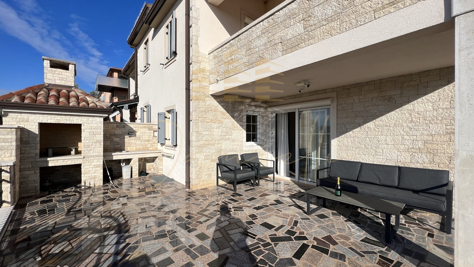 Casa&comma; 150 m2&comma; Vendita&comma; Umag - Lovre&ccaron;ica
