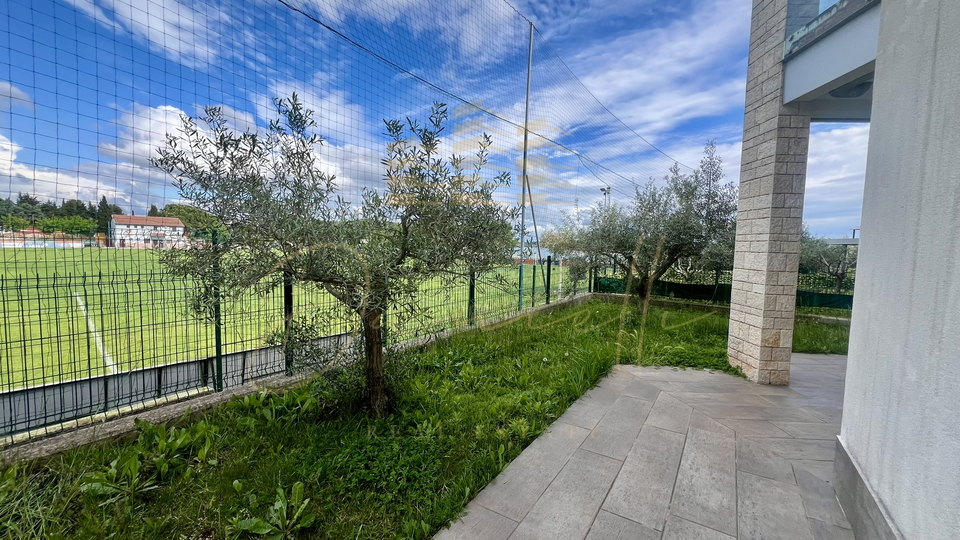 For Sale – Seaside Apartment with Garden and Sea View, Novigrad