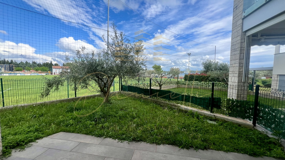 For Sale – Seaside Apartment with Garden and Sea View, Novigrad