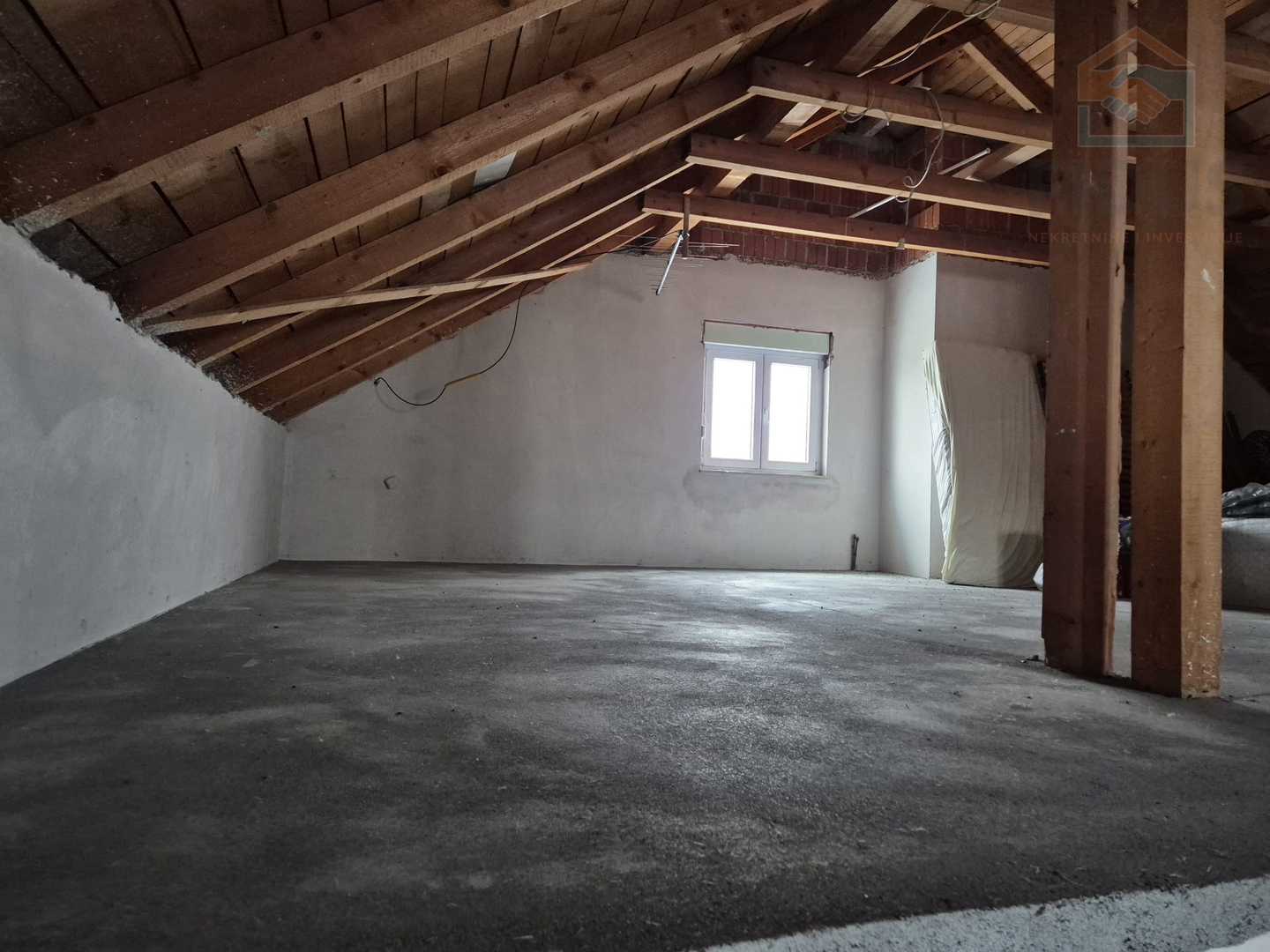 Vukovar, uređenja obiteljska kuća, 250 m2, prodaja