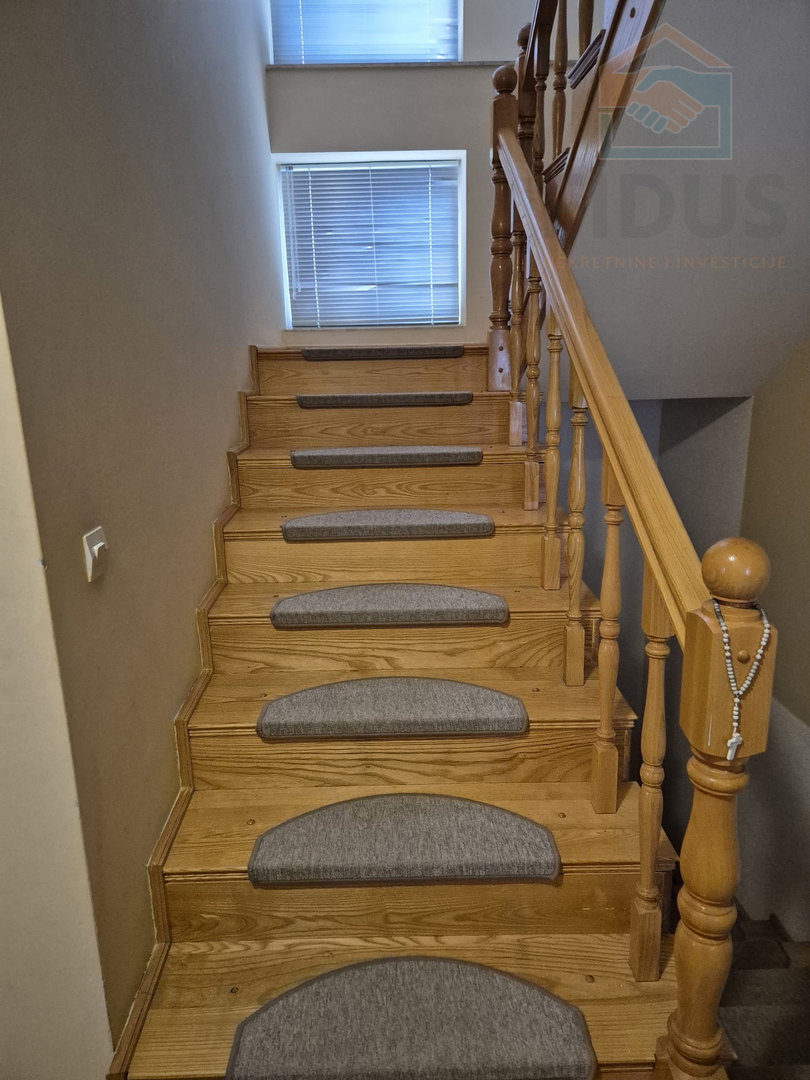 Vukovar, uređenja obiteljska kuća, 250 m2, prodaja