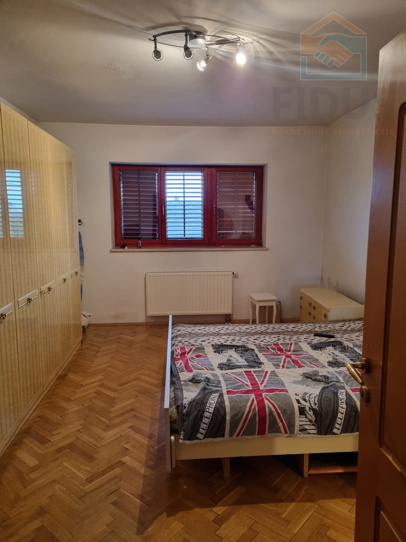 Poslovno stambena zgrada - Uglješ