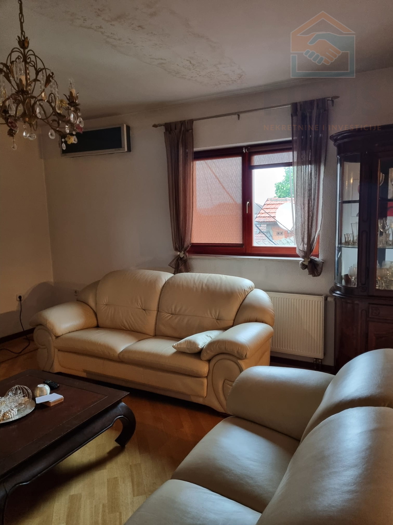 Poslovno stambena zgrada - Uglješ