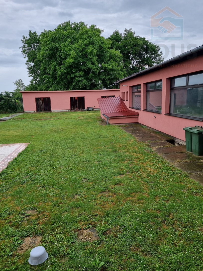 Poslovno stambena zgrada - Uglješ