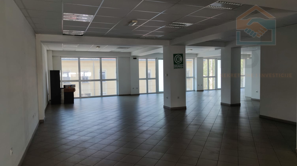 Commercial Property, 401 m2, For Rent, Osijek - Gornji grad