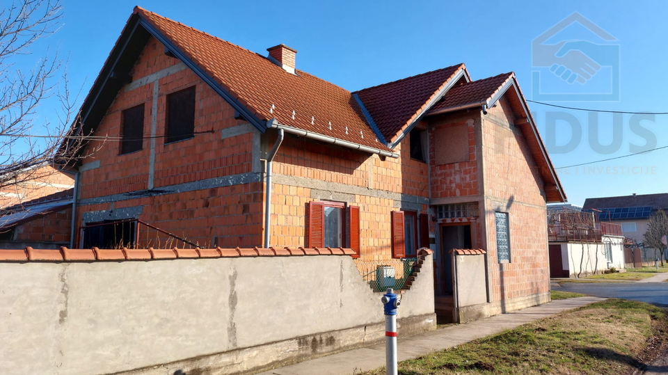 Haus, 213 m2, Verkauf, Vukovar - Borovo Naselje