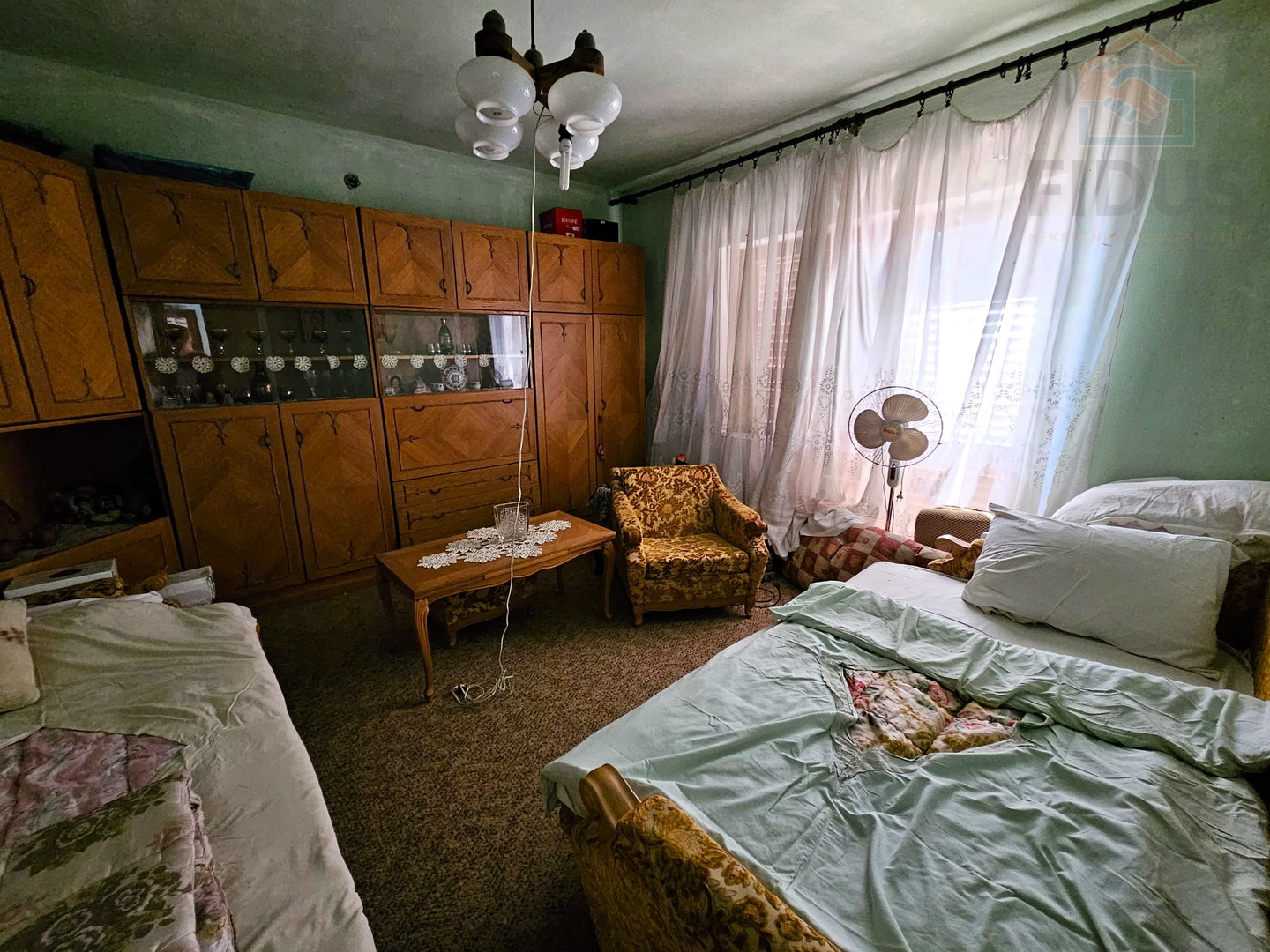 Kuća s velikom okućnicom - Kneževi Vinogradi