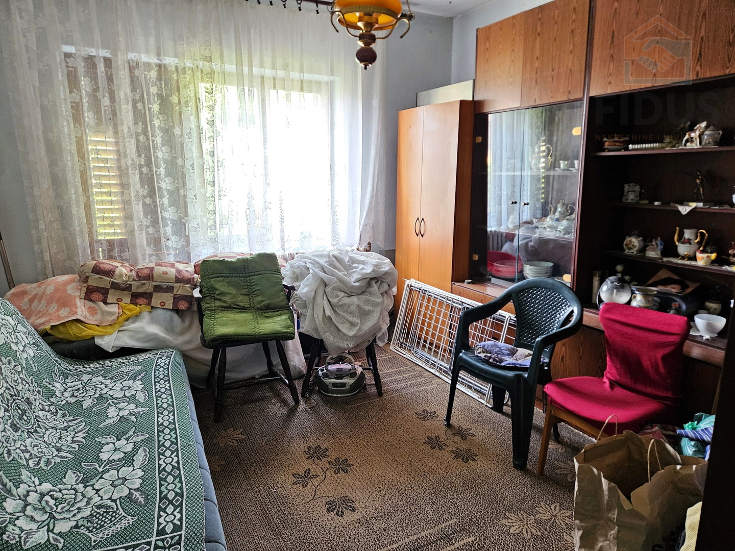 Kuća s velikom okućnicom - Kneževi Vinogradi