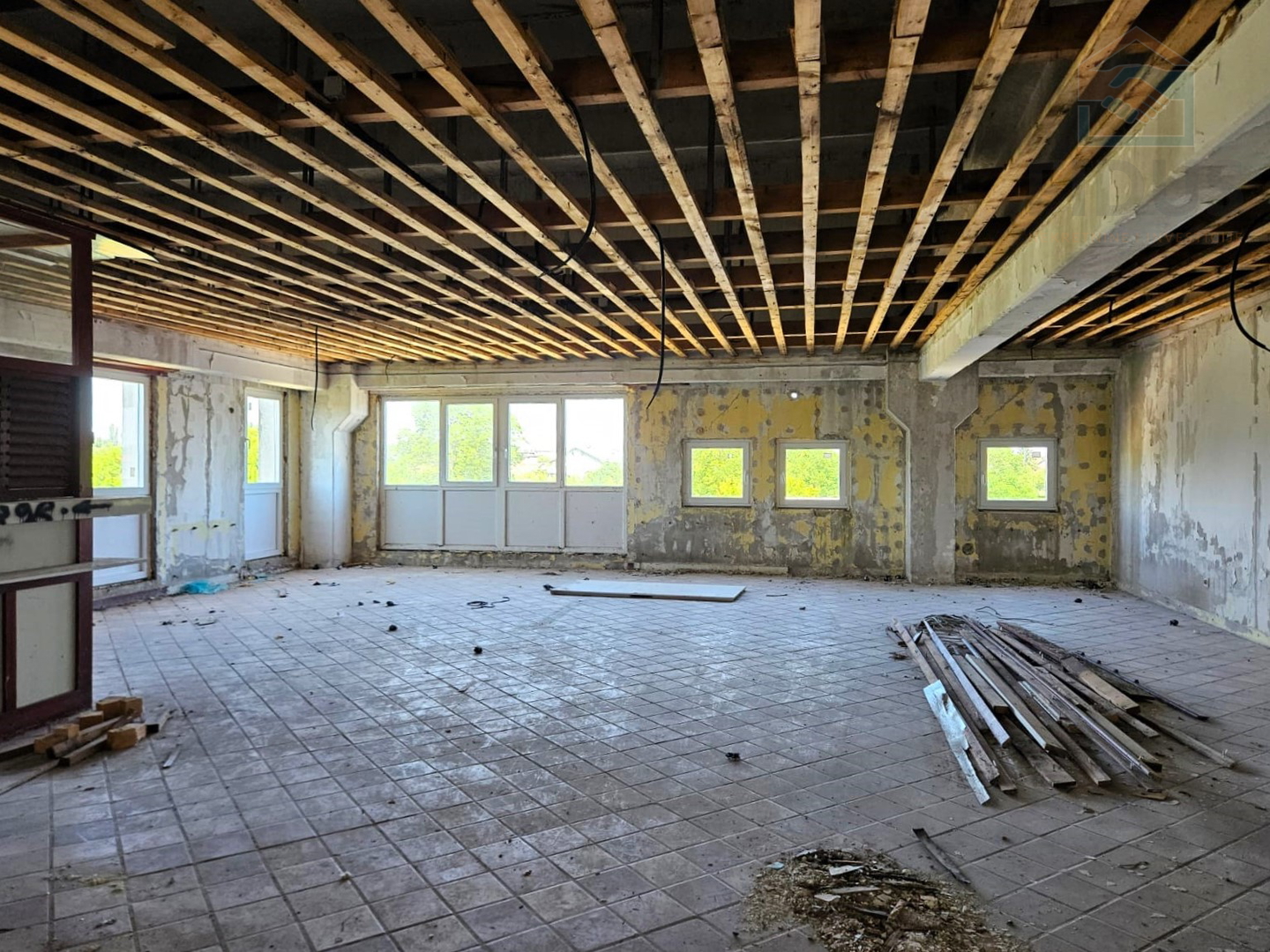 Poslovna hala - Valpovo