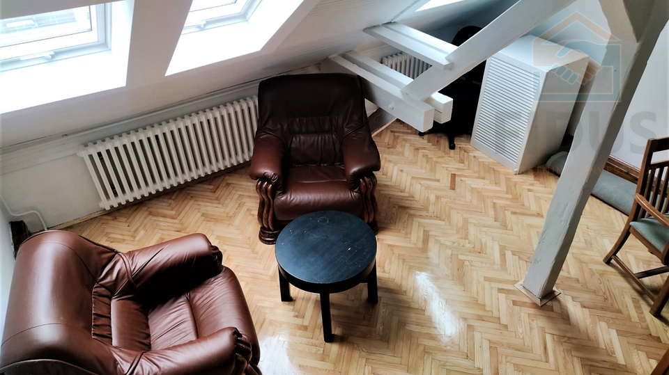 Trosoban stan - širi centar Osijeka