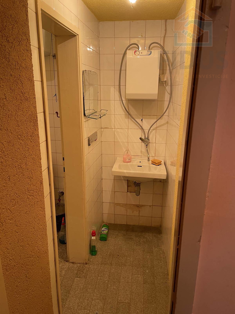 Poslovno - stambena zgrada - Vinkovci