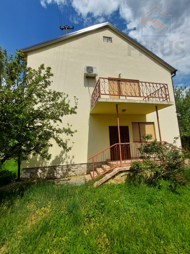 Obiteljska kuća s poslovnim prostorom - Mirkovci