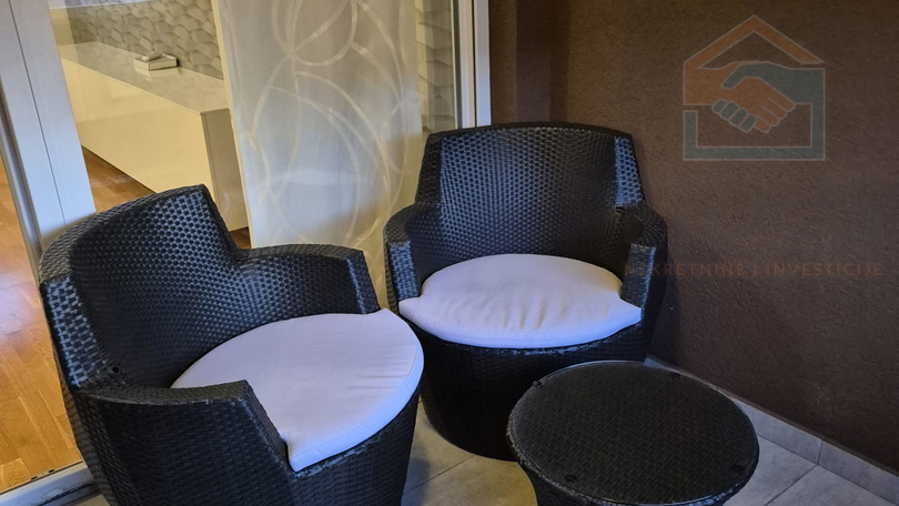 Appartamento, 77 m2, Vendita, Osijek - Gornji grad