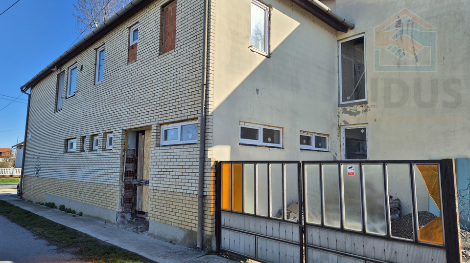 Poslovni prostor - LIvana - 900,00 EUR-a/m2